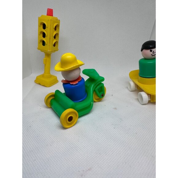 Vintage Fisher-Price Little People Playset Vehicles & Accessories Traffic Imagin - Picture 10 of 13